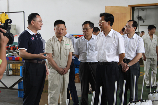 省委副书记王辉忠调研乐鱼（中国）茶产业发展和为农服务工作