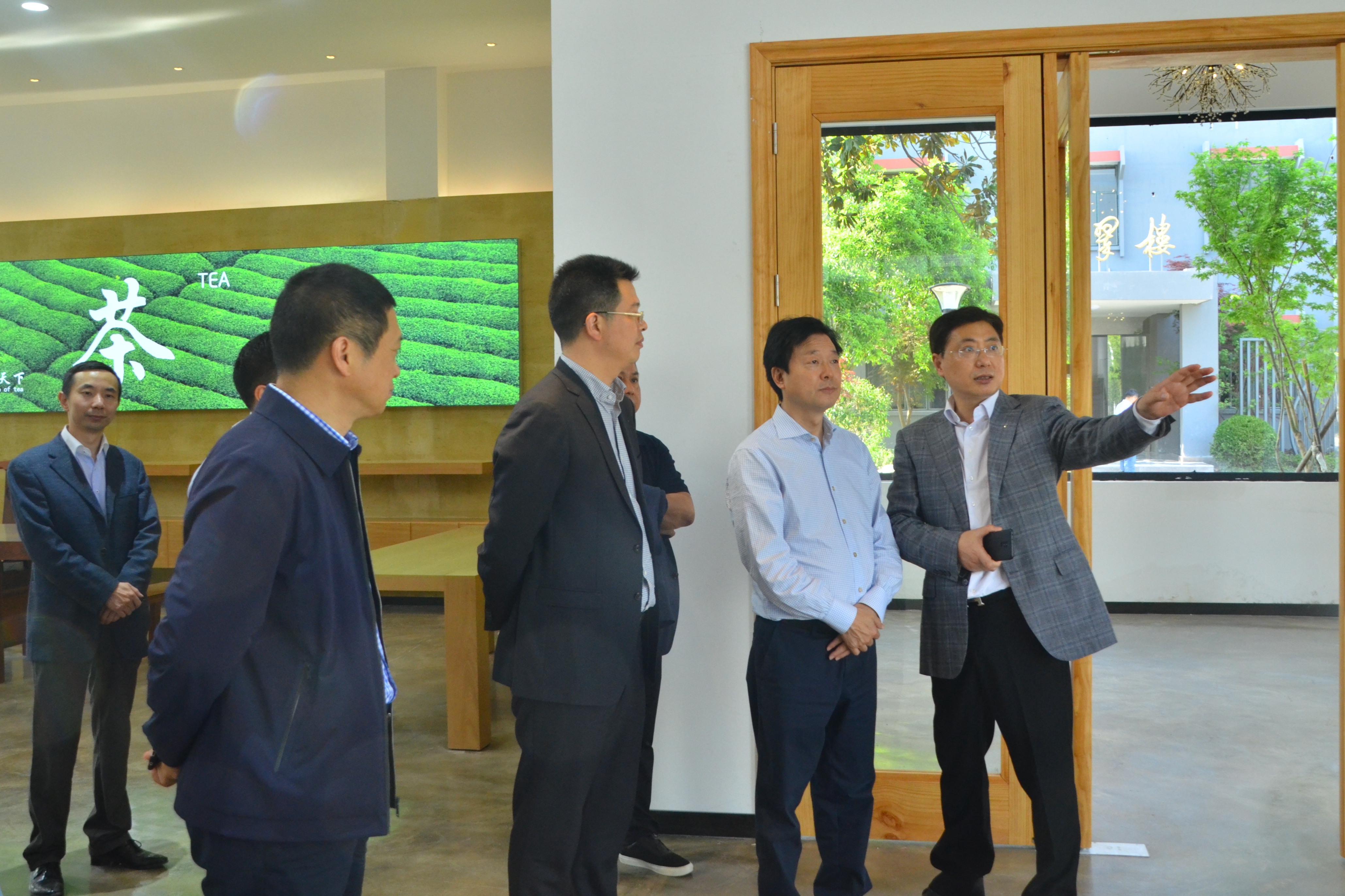 四川省万源市委书记吴晓勇一行来乐鱼（中国）考察交流