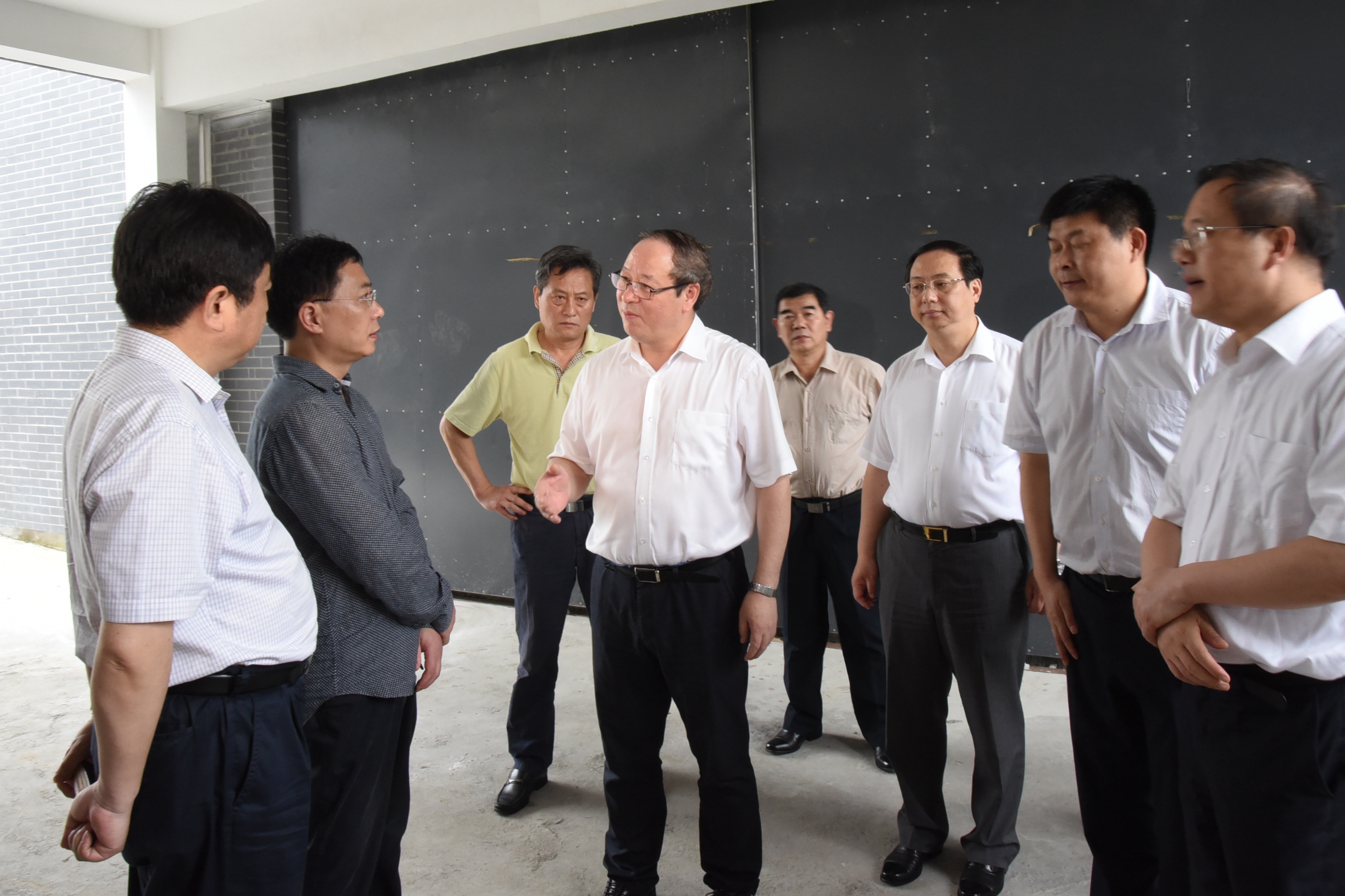 浙江省副省长彭佳学视察乐鱼（中国）特种茶中心