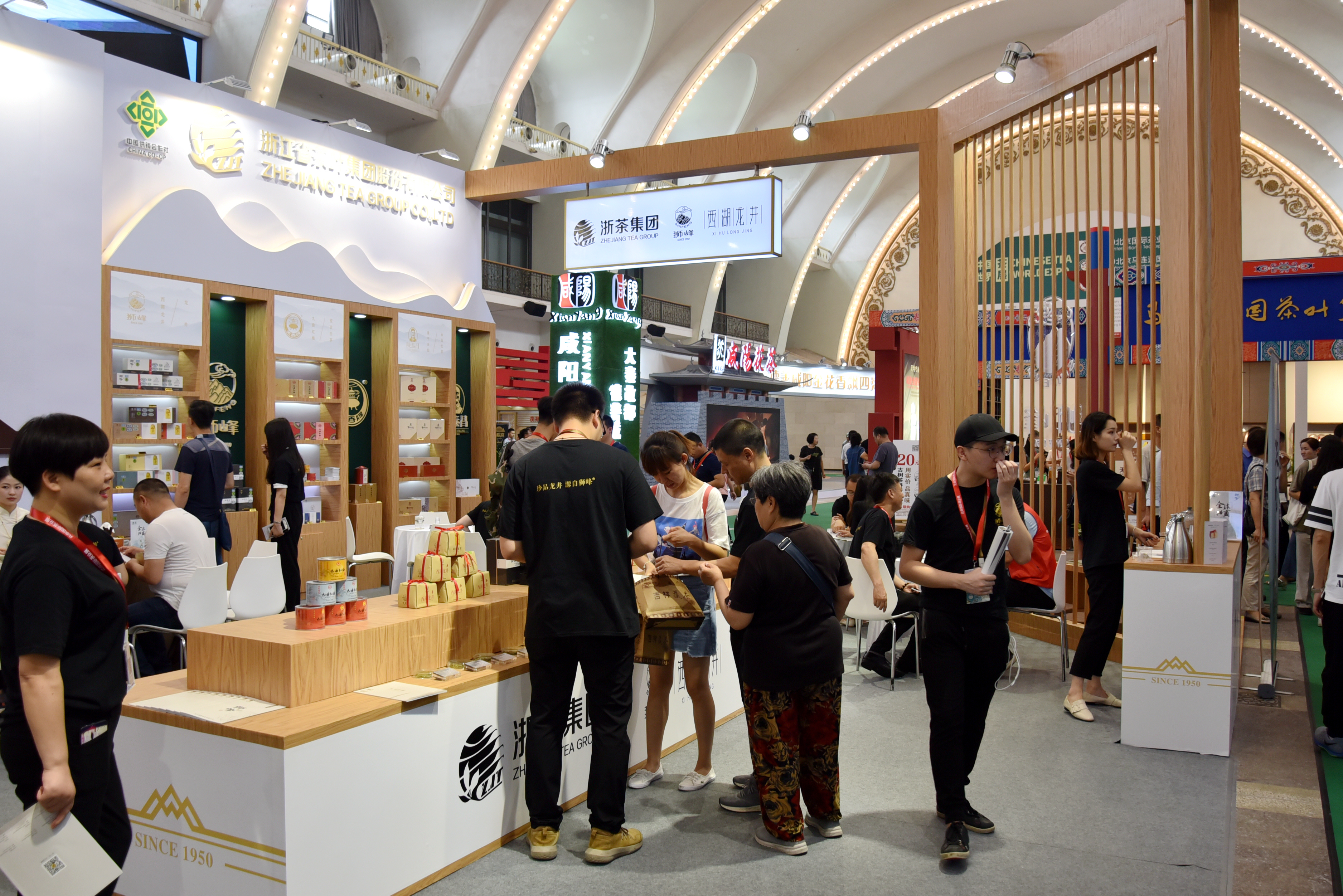 品牌引领，创新未来——乐鱼（中国）亮相北京2019“两展一节”