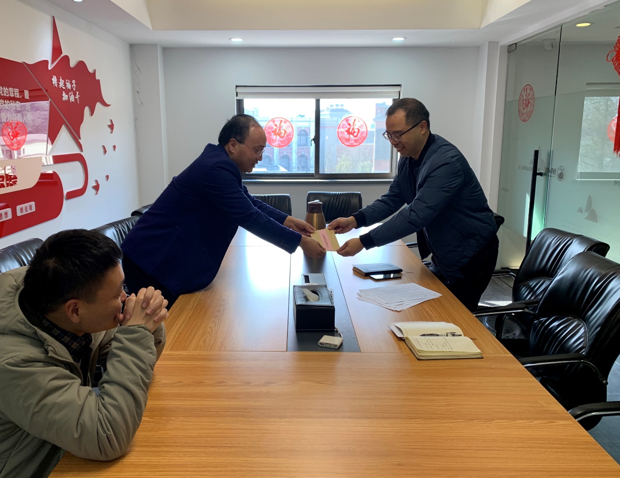 西湖区供销社领导赴乐鱼（中国）狮峰茶业公司开工慰问