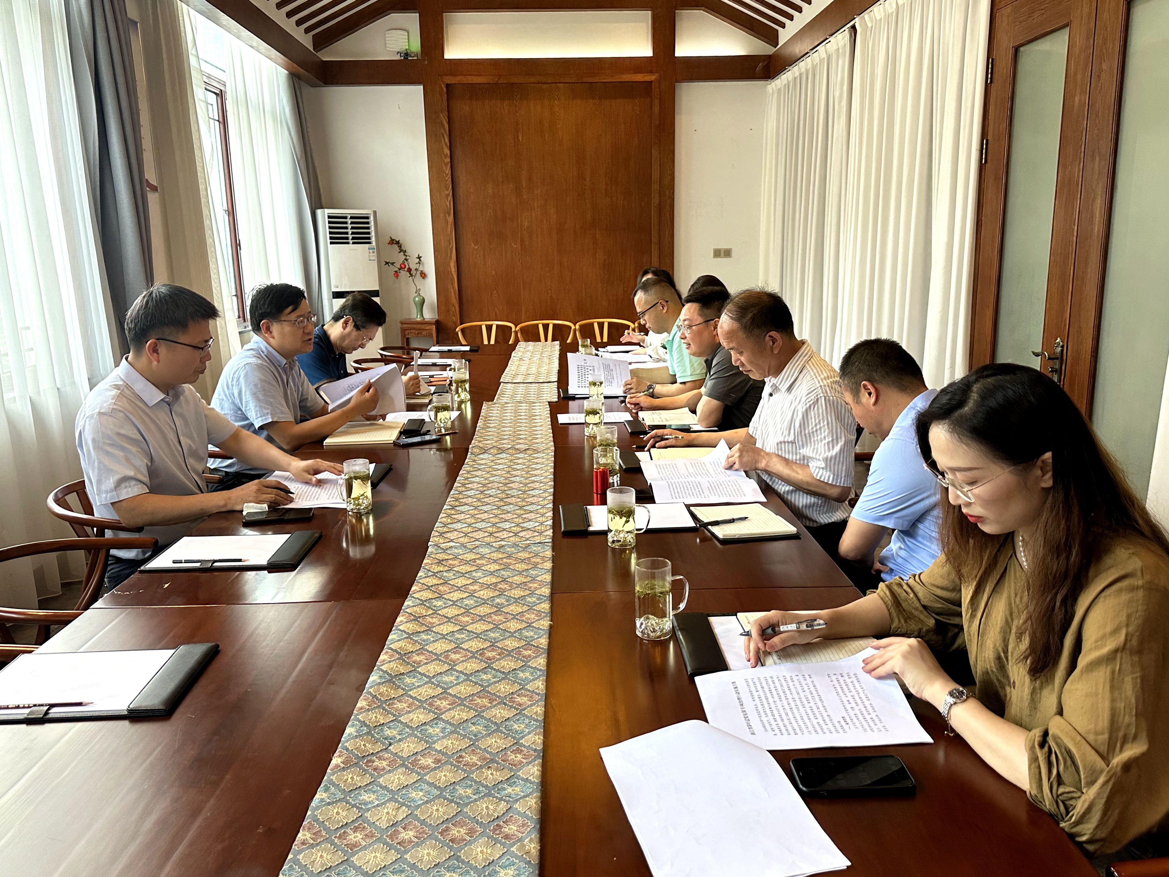 省供销社理事会副主任沈省文赴乐鱼（中国）开展茶叶过度包装专项治理调研