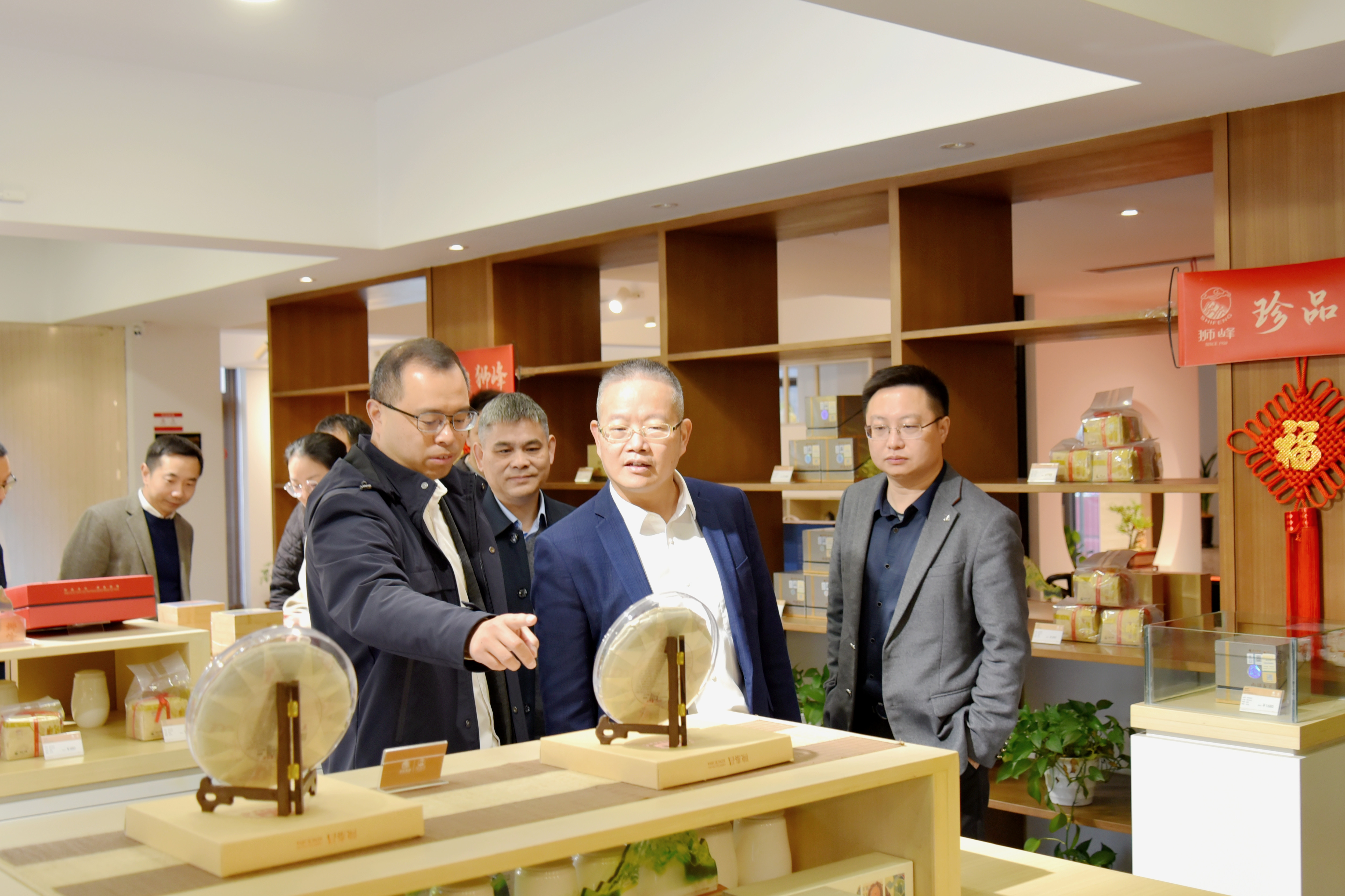 省供销社副主任董益彪到乐鱼（中国）指导调研