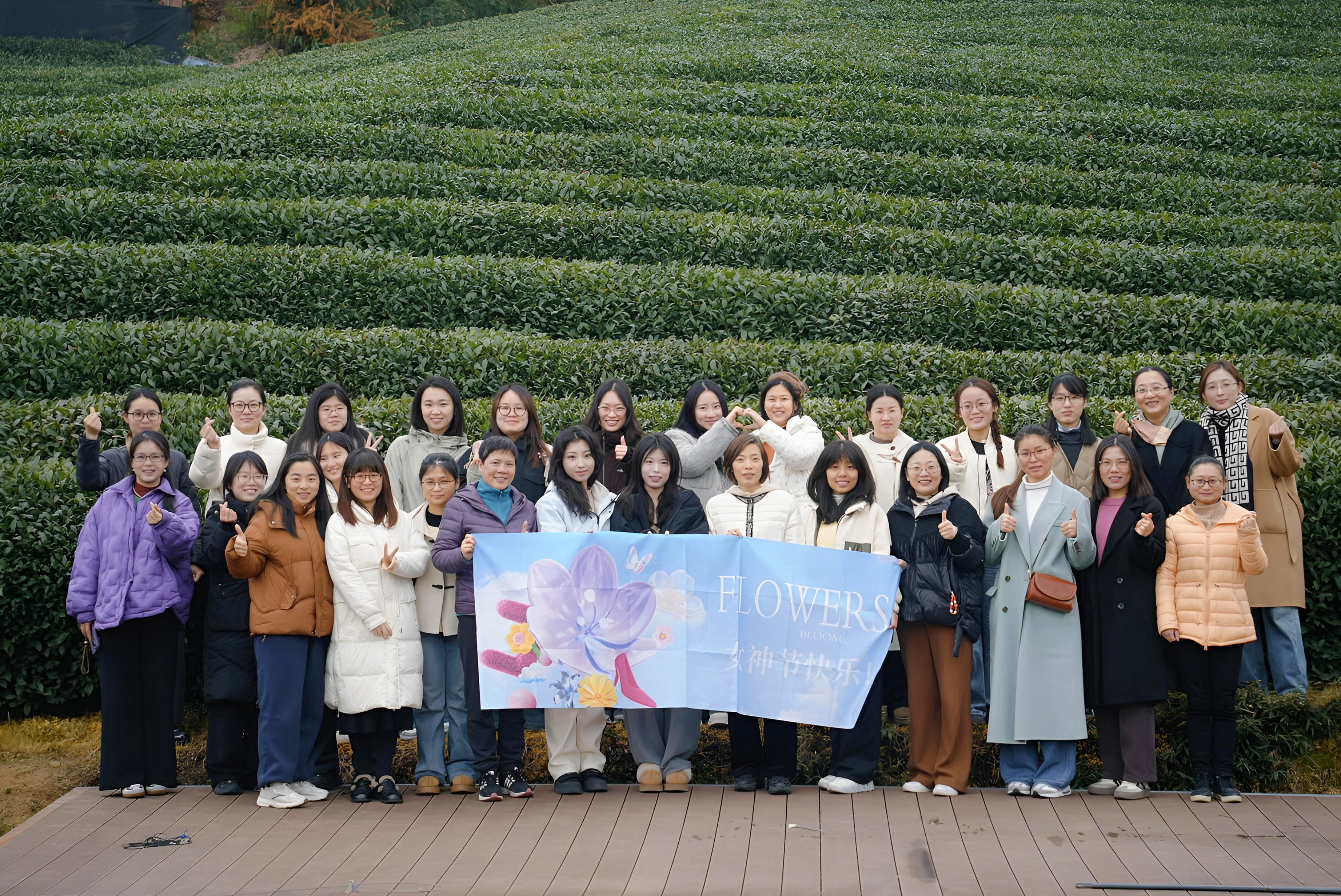 绘釉逐梦 展艺芳华 ——乐鱼（中国）工会组织开展2025年度“三八”国际妇女节活动